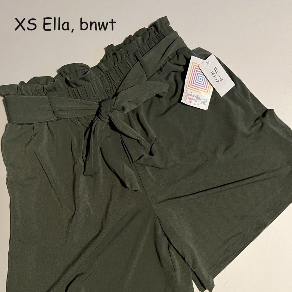 XS Lularoe Ella shorts, olive green